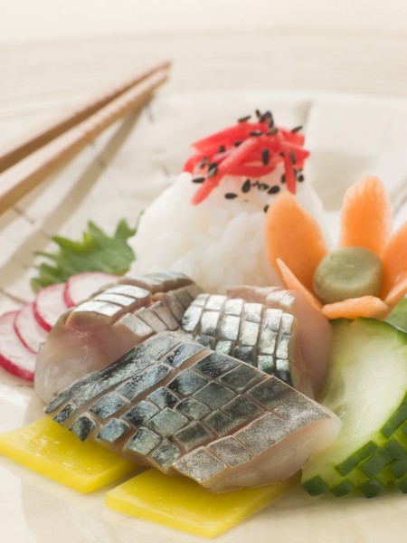 sashimi of mackerel with pickled daikon