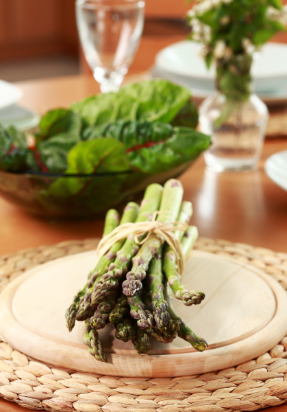 green asparagus and spinach
