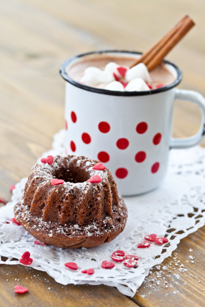small gugelhupf and hot chocolate