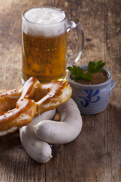 bayerische weisswurst mit bretzel und bier - Royalty free photo ...