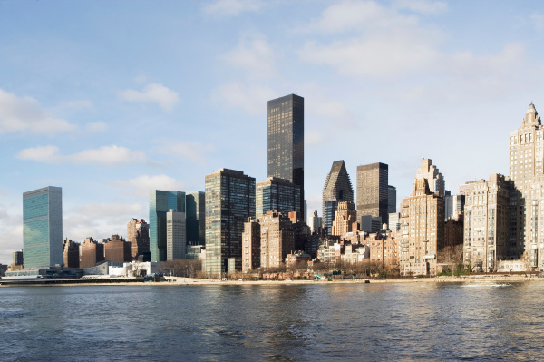 new york city skyline and water