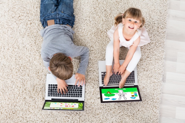 children with laptops