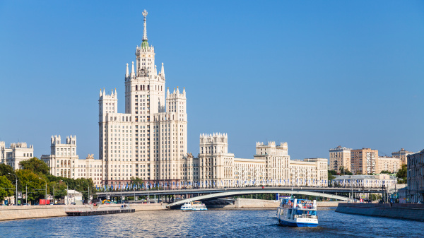 moskva river and tower building in