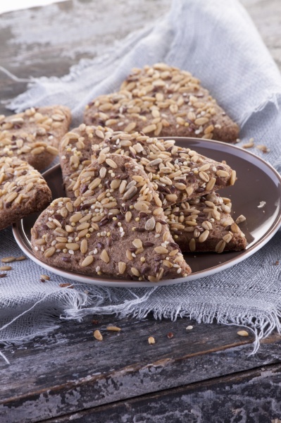 wholemeal biscuits with sunflower seeds and