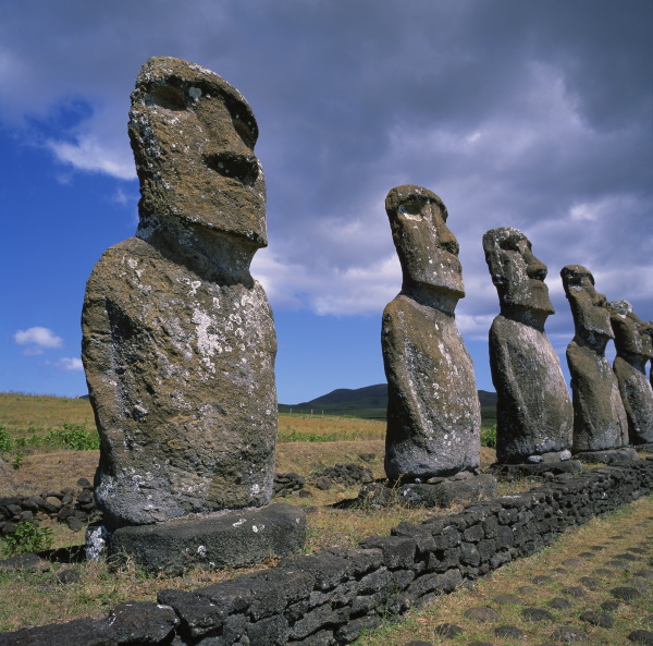 moai statues ahu akivi