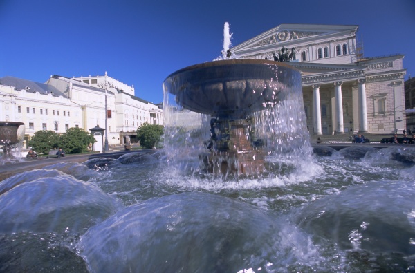 fountain in front of the bolshoi