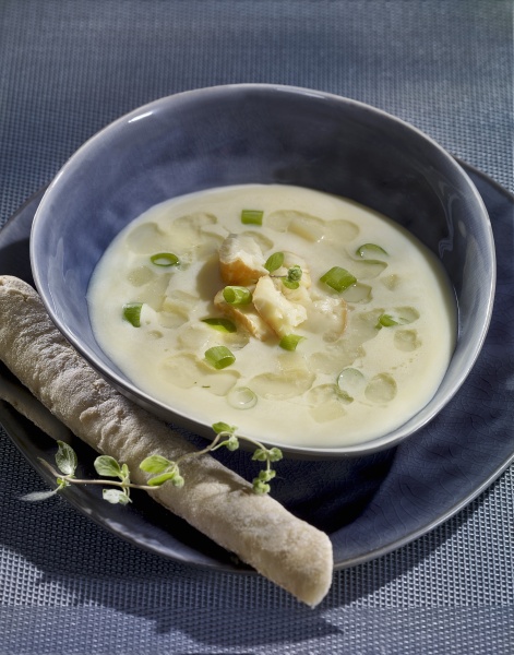 potato and leek soup with cheese