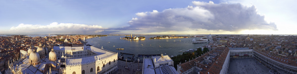 280panorama of the evening venice with