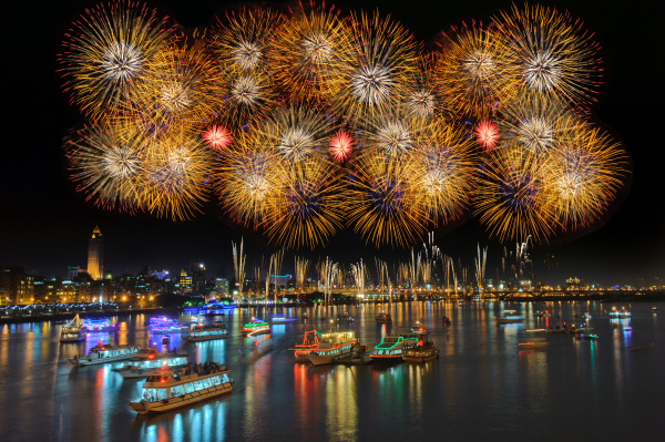 fireworks dadaocheng taiwan