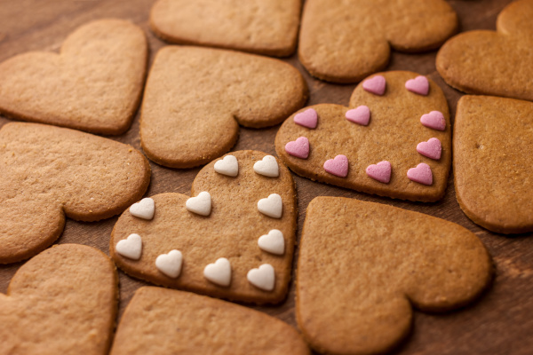 gingerbread cookies heart shaped love concept