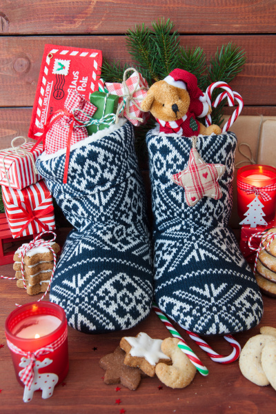 little knitted boots with presents