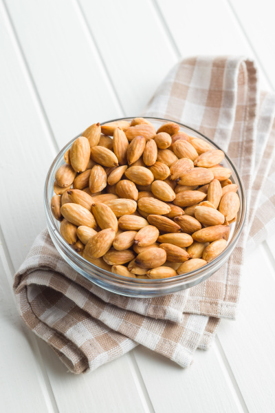 salty roasted almonds