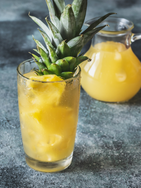 glass of pineapple juice