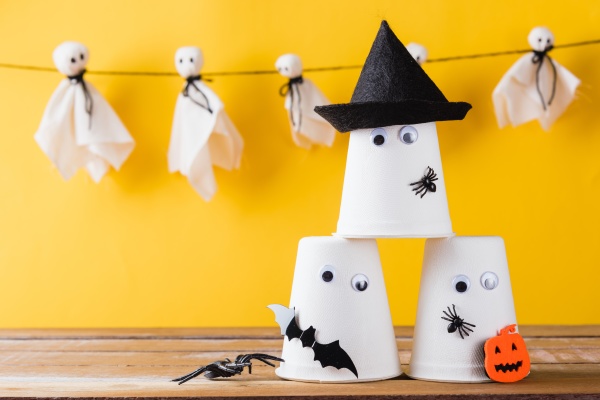 halloween crafts paper cup ghost on