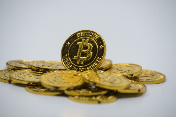 golden bitcoin coin representing the electronic
