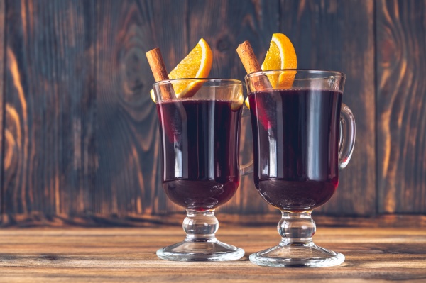 glasses of mulled wine