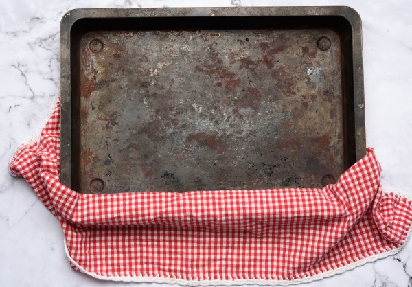 empty rectangular iron baking sheet on