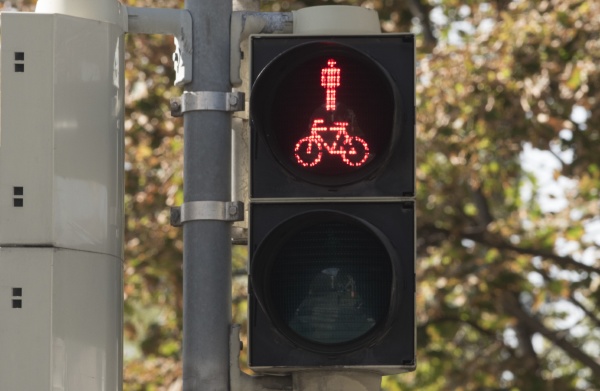 traffic light for bicycle riders