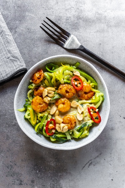 zoodles with shrimps and chili served