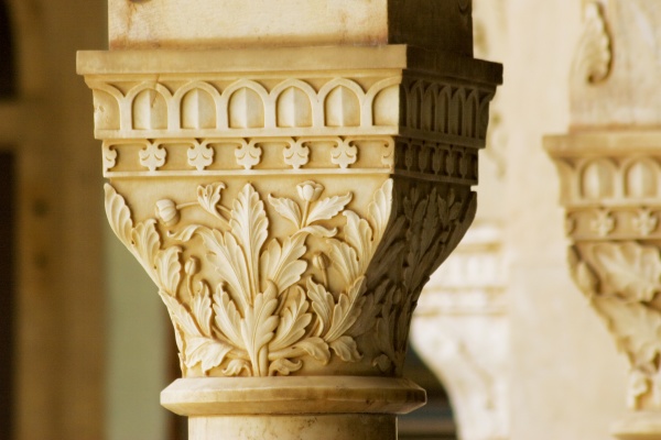 close up of a pillar