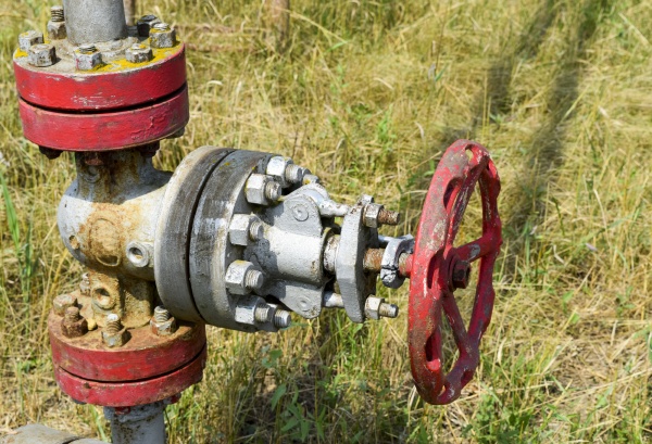 manual shut off valve on oil