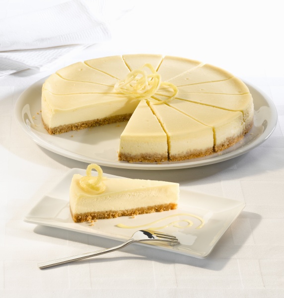 lemon cheesecake with a biscuit base