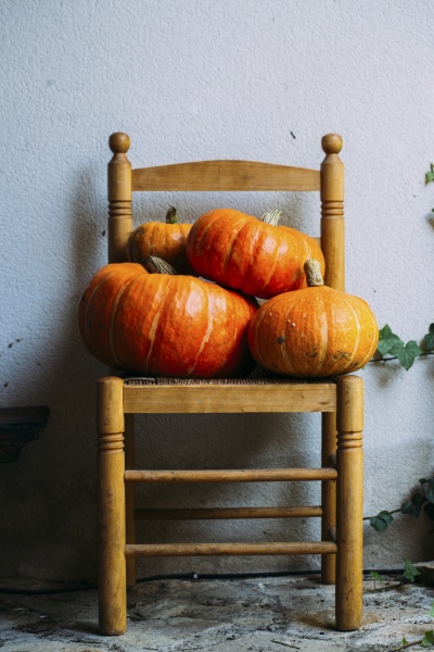 shiny, orange, pumpkins, composed, on, chairs - 29894534