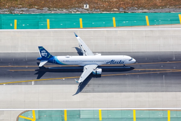 alaska airlines airbus a321neo airplane los
