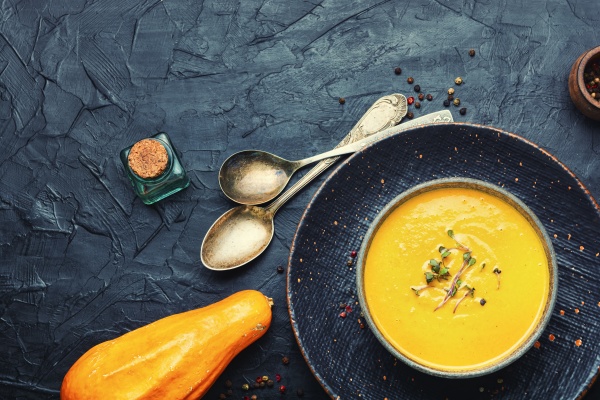 autumn vegetarian pumpkin soup