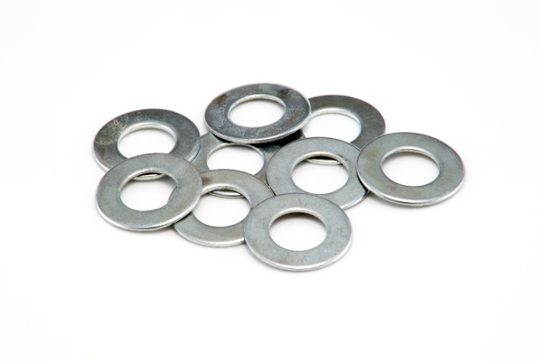 pile of washers of different sizes