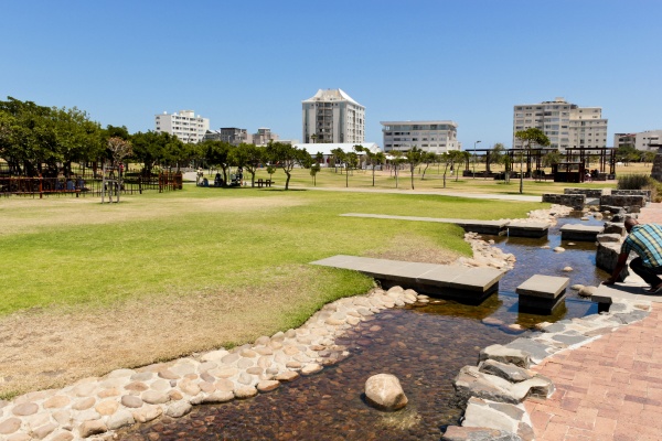 green point park lake and hotels