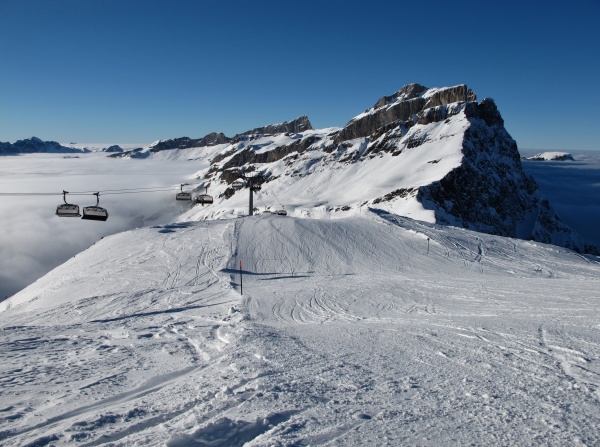 beautiful ski slopes in the titlis