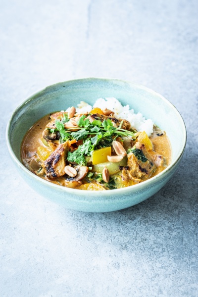 yellow thai chicken curry with coconut