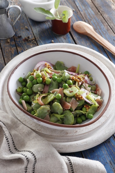 salad with broad beans green