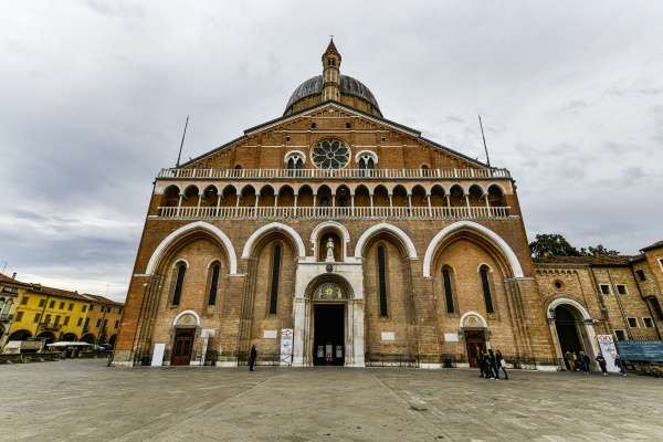 the basilica of st anthony