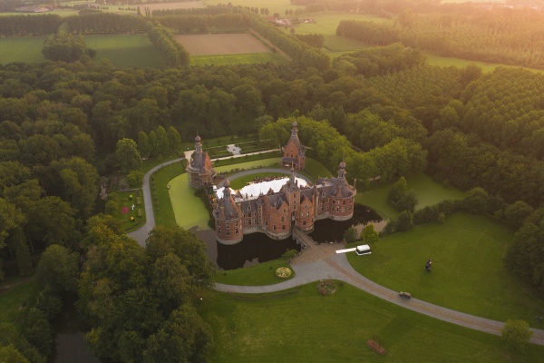 aerial view of ooidonk castle during