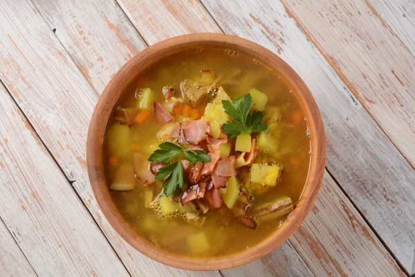 lentil pea soup garnish with bacon
