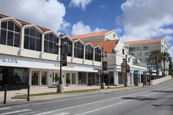 renaissance mall in oranjestad aruba