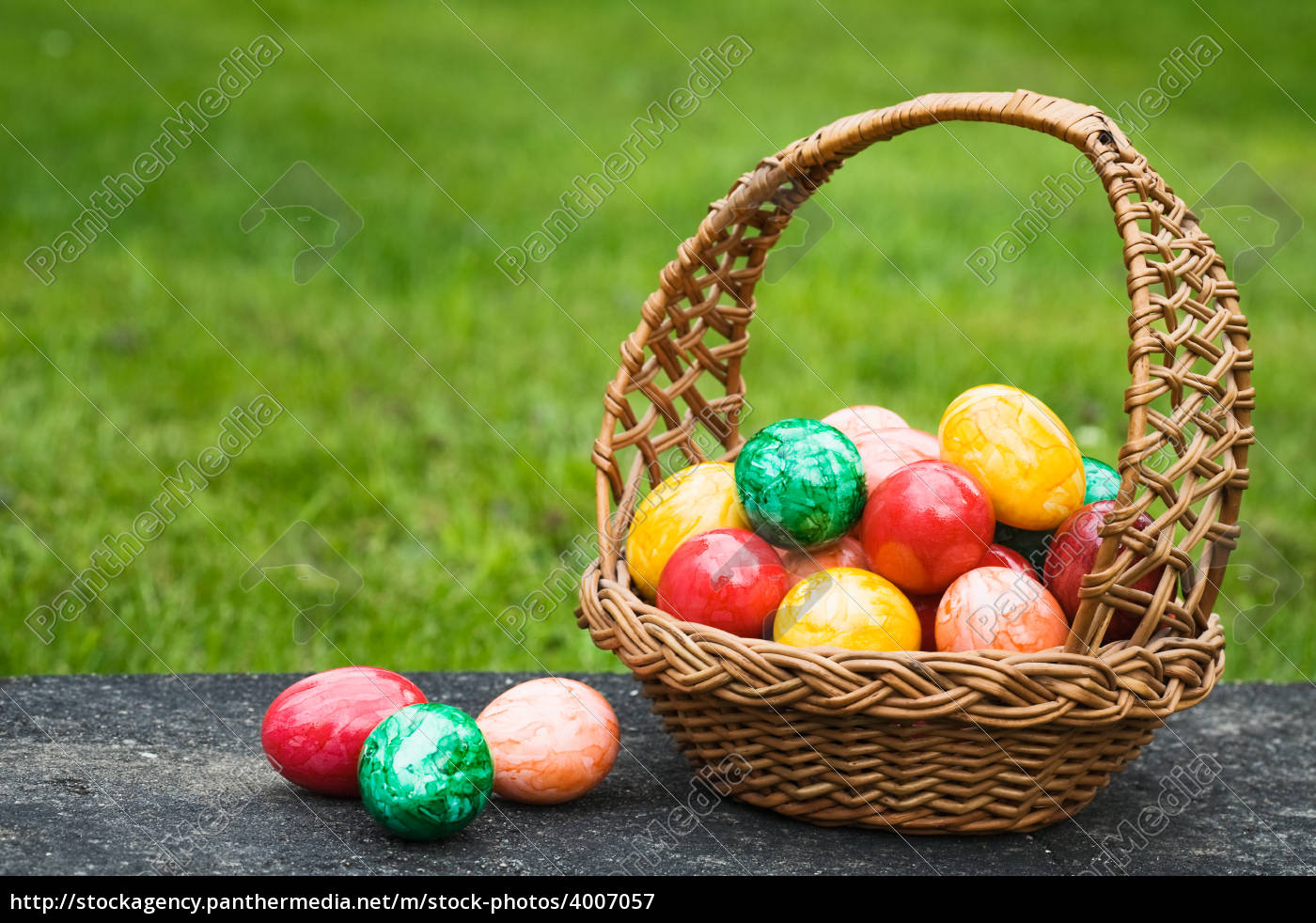 Osterkörbchen Stock Photo - Download Image Now - Easter Basket, Easter Egg,  Easter - iStock