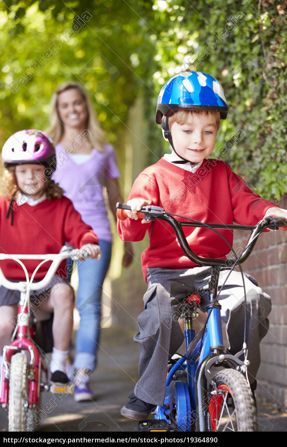 kids riding cycle